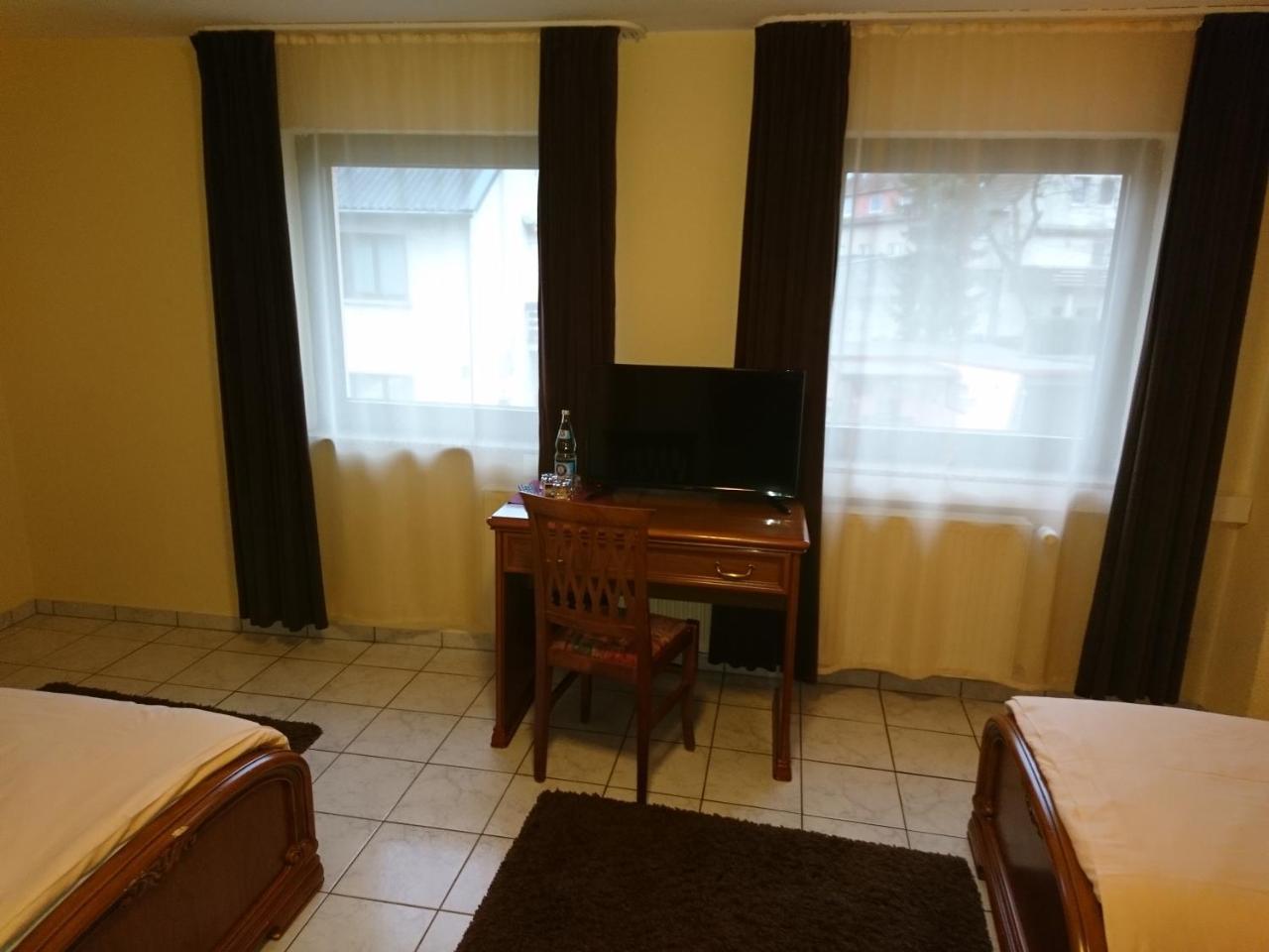 Euro-Hotel Saarbrucken Bagian luar foto